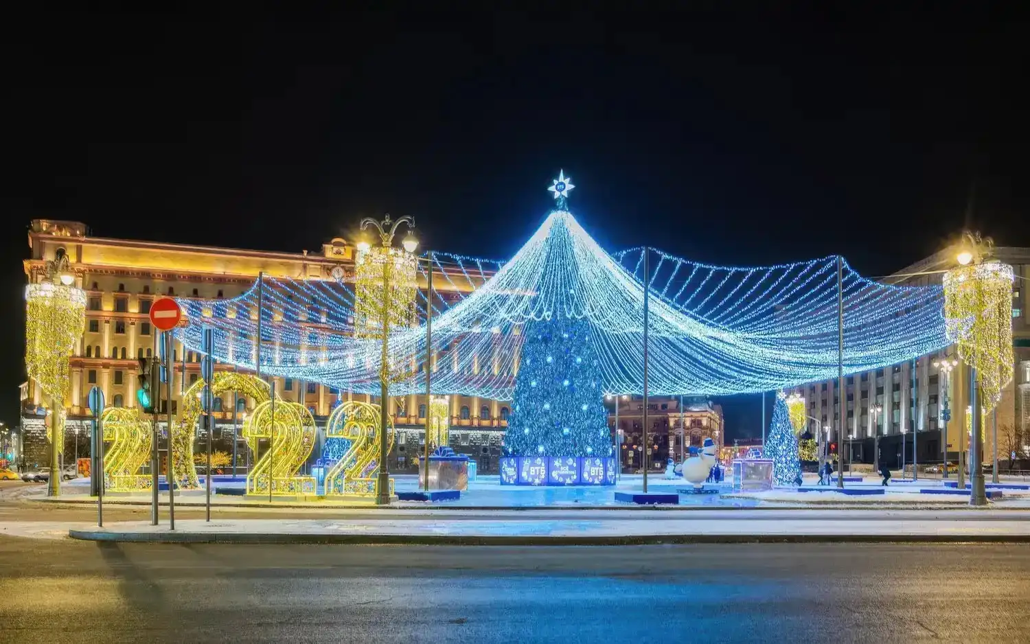 Световые
потолки и шатры